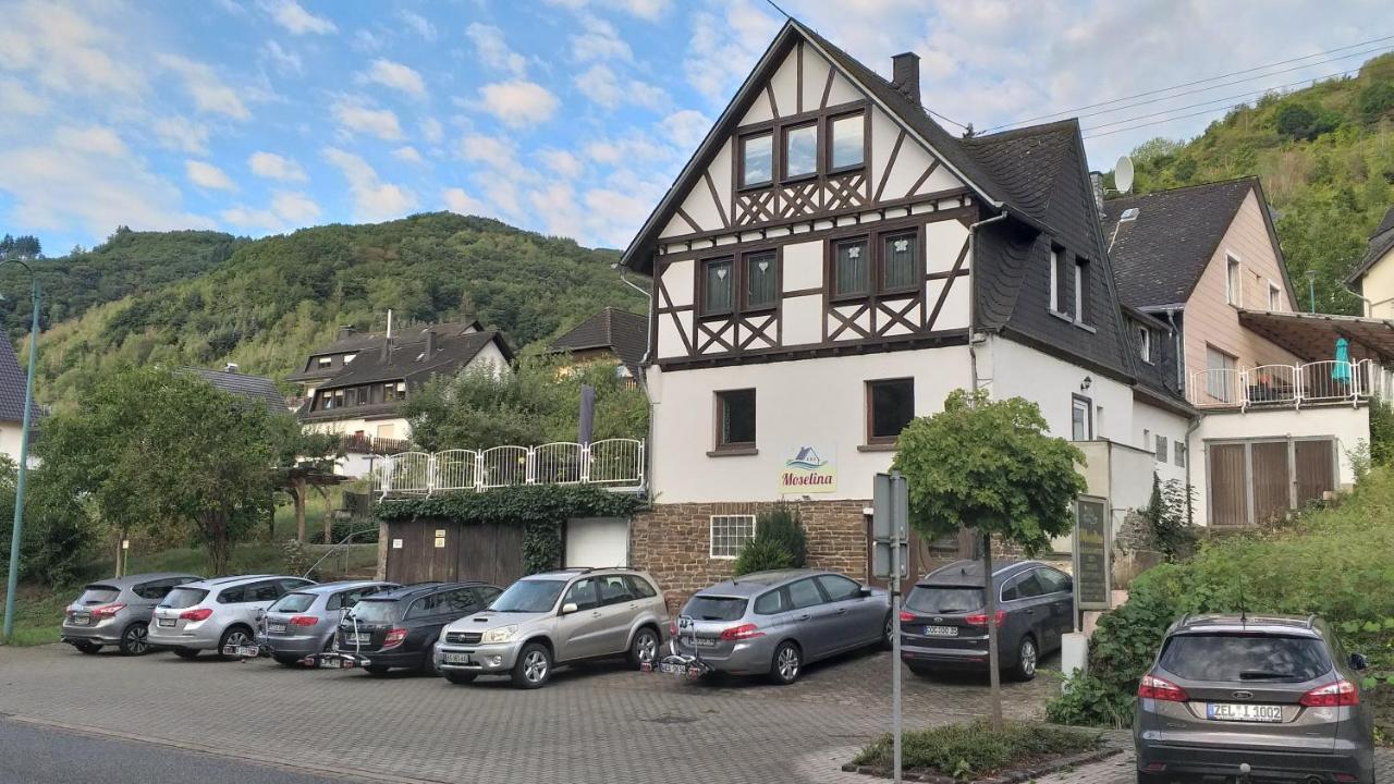 Moselina Gaestezimmer Sankt Aldegund Exterior foto