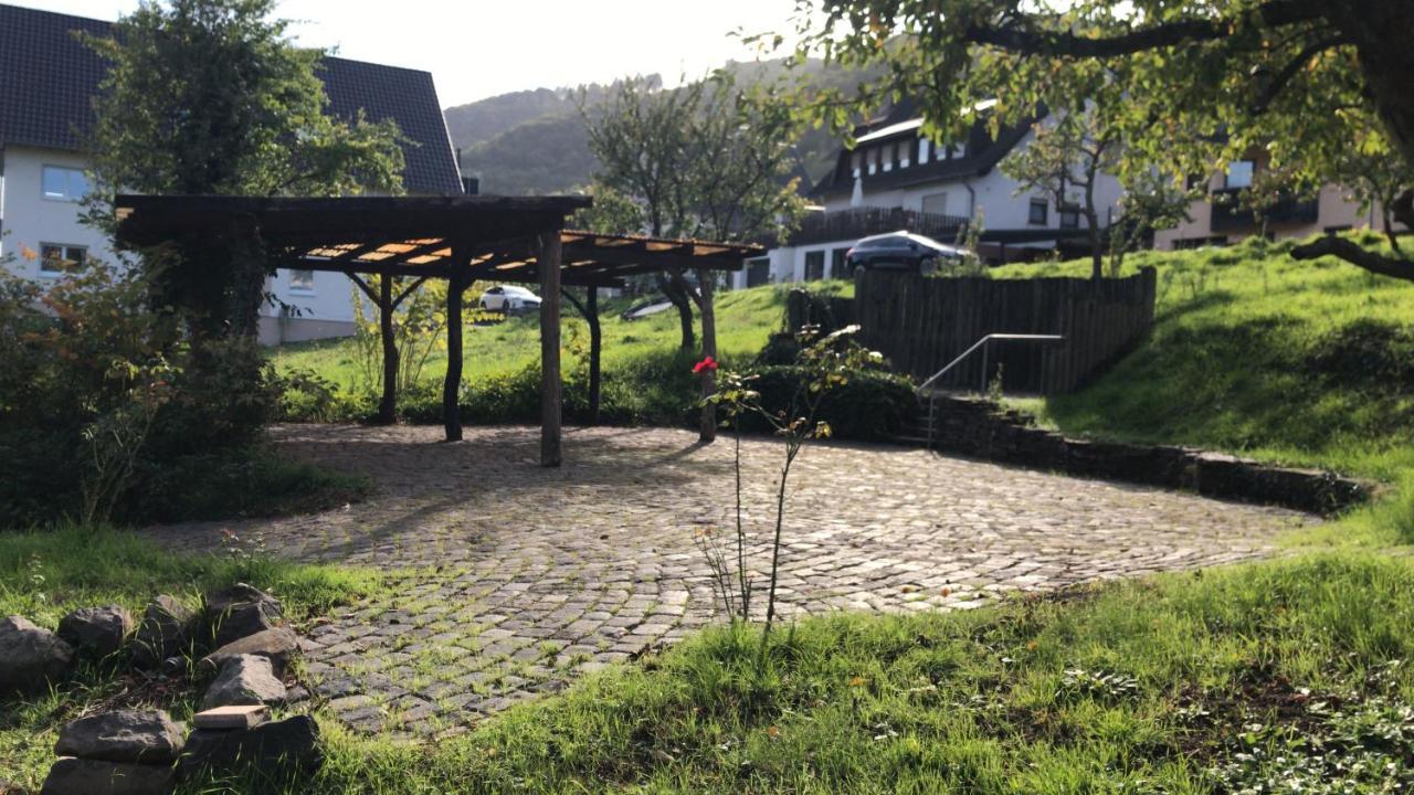 Moselina Gaestezimmer Sankt Aldegund Exterior foto