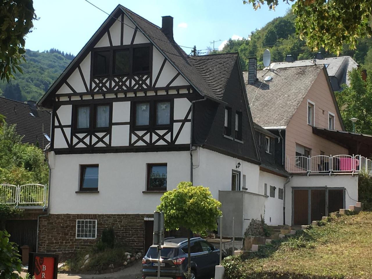 Moselina Gaestezimmer Sankt Aldegund Exterior foto